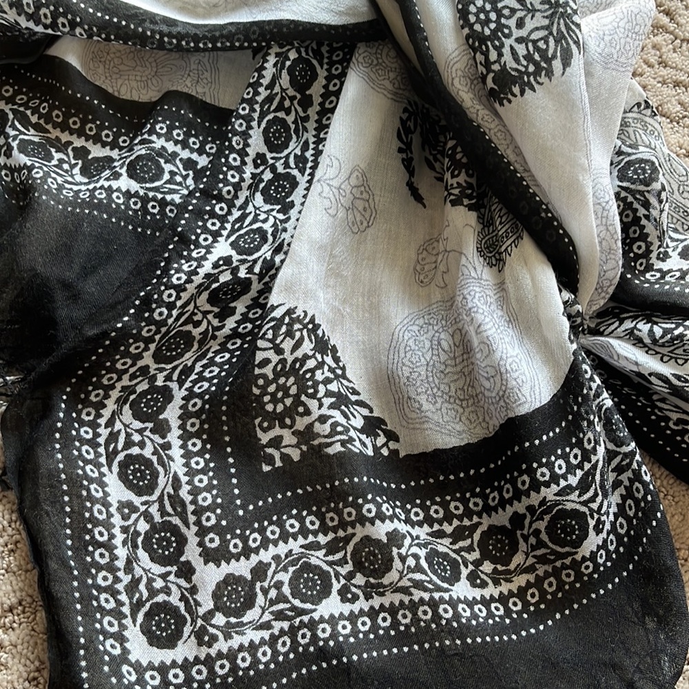 Scarf - Picture 2 of 3